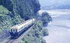 Former Kintetsu M421 run along the coastal path