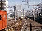 The Chuo Line comes from the west to join the Yamanote/Keihin-Tohoku track at Kanda